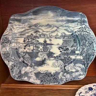 Lot of 7 Dinnerware by Johnson Bros England