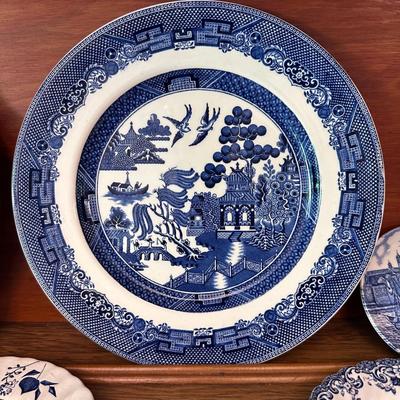 Lot of 7 Dinnerware by Johnson Bros England