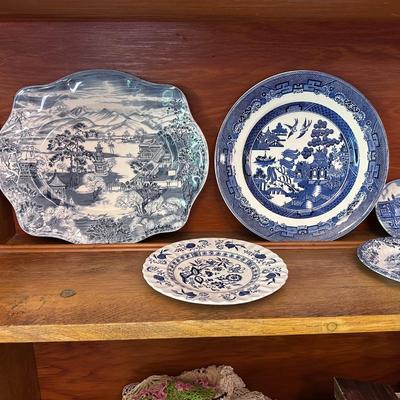 Lot of 7 Dinnerware by Johnson Bros England