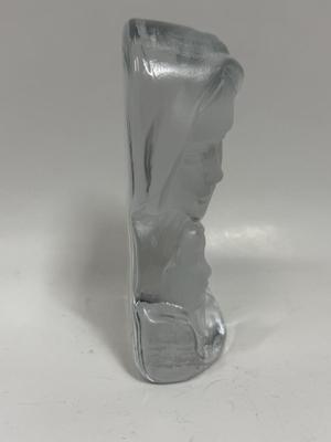 Dalzell Viking Frosted Art Glass Madonna and Child Paperweight Figurine