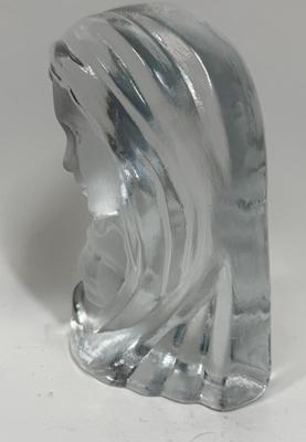 Dalzell Viking Frosted Art Glass Madonna and Child Paperweight Figurine