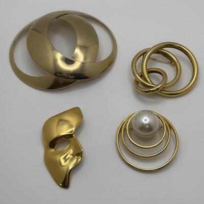 Stunning Beaded Necklaces, Golden Nugget Pendant, Bangles & More (ST-HS)