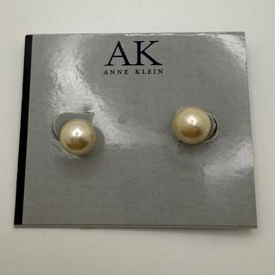 Stunning Beaded Necklaces, Golden Nugget Pendant, Bangles & More (ST-HS)