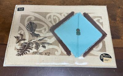 Set of 4 Dandy Table Mats and Napkins