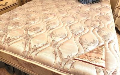 Lot #160 Queen Sears Elegance Ultra Mattress/Box Springs Set - Clean w/bedding