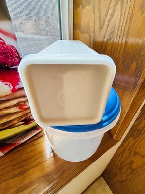 NIB FABERWARE FAMILY SIZED ELECTRIC GRIDDLE, TUPPERWARE, ANCHOR HOCKING AND OTHER STORAGE CONTAINERS