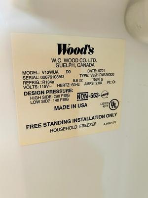 WOODS MID SIZE UPRIGHT FREEZER