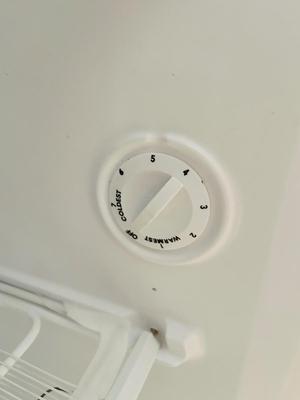 WOODS MID SIZE UPRIGHT FREEZER