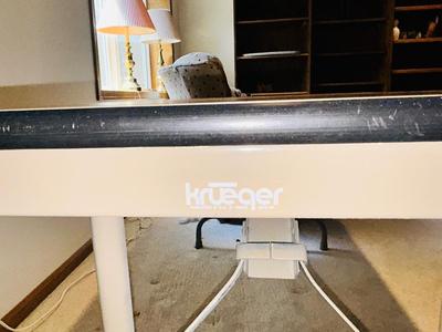 5 FOOT KRUEGER FOLDING TABLE