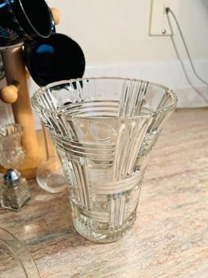MISC KITCHEN GLASSWARE AND OTHER ITEMS