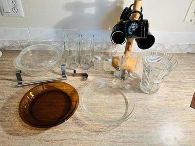 MISC KITCHEN GLASSWARE AND OTHER ITEMS