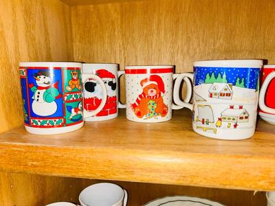 NOEL PORCELLE CHRISTMAS DISHES & AN ASSORTMENT OF CHRISTMAS KITCHEN ITEMS AND DECOR