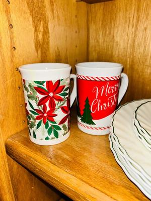 NOEL PORCELLE CHRISTMAS DISHES & AN ASSORTMENT OF CHRISTMAS KITCHEN ITEMS AND DECOR