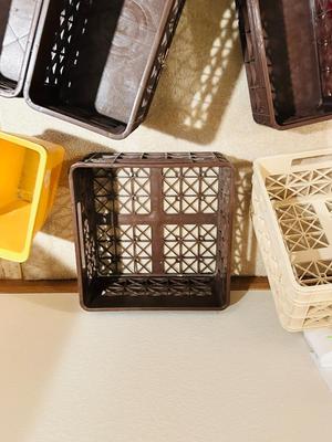 HEAVY DUTY STACKABLE STORAGE CRATES