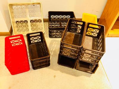 HEAVY DUTY STACKABLE STORAGE CRATES