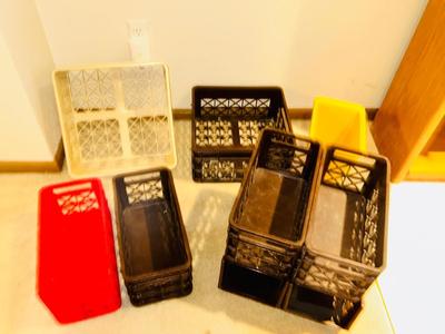 HEAVY DUTY STACKABLE STORAGE CRATES