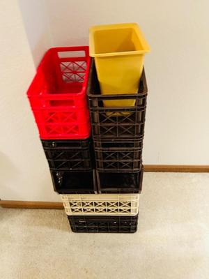HEAVY DUTY STACKABLE STORAGE CRATES