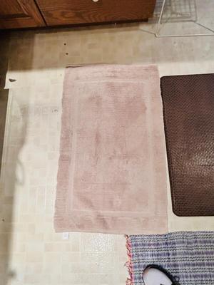 2 ANTI FATIGE MATS, 1-HAND WOVEN RUG, & 1 BATH RUG