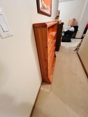 NARROW KNOTTY PINE SHELF, AND OREGAN TRAIL MAP