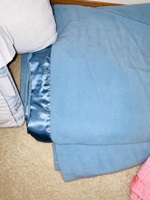 SUPER SOFT JOCKEY PILLOW, VELUX BLANKET AND AFGHANS