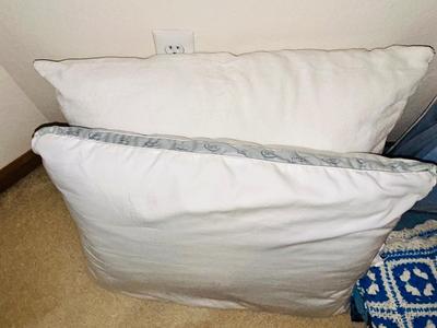 SUPER SOFT JOCKEY PILLOW, VELUX BLANKET AND AFGHANS