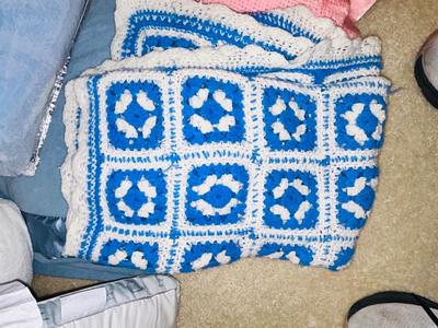 SUPER SOFT JOCKEY PILLOW, VELUX BLANKET AND AFGHANS