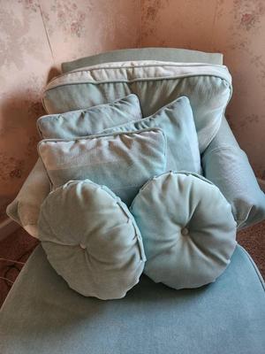 Lot #164 Aqua Velour Lounger with matching pillows