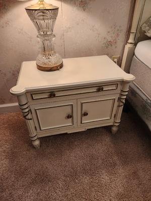 Lot #165 Pair of Vintage French Provincial Style Thomasville Night Stands
