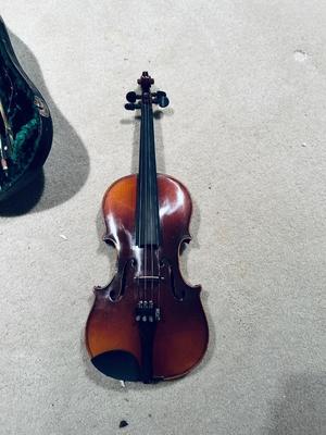 ANTIQUE/VTG COPY OF ANTONIUS STRADIVARIUS VIOLIN IN A HARD SIDED CASE