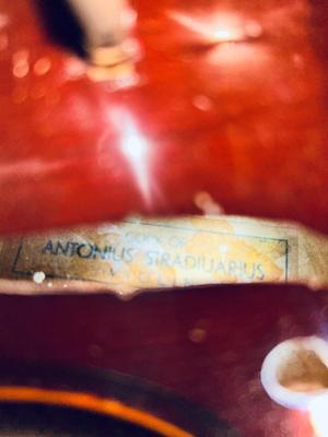 ANTIQUE/VTG COPY OF ANTONIUS STRADIVARIUS VIOLIN IN A HARD SIDED CASE