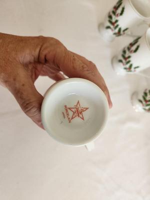 Lot #180 Lot of 4 "All the Trimmings" Holiday Mugs