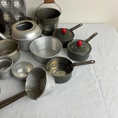 D966 Large lot of Vintage Children's Doll Aluminum and Metal Bakeware