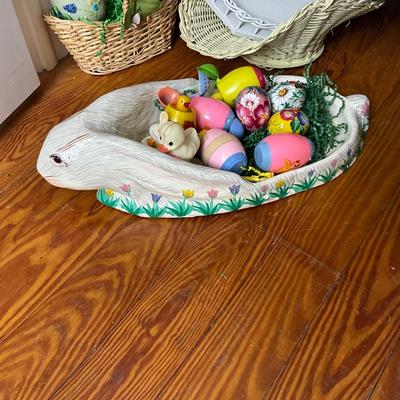 D978 Large Lot of Antique and Vintage Easter decor