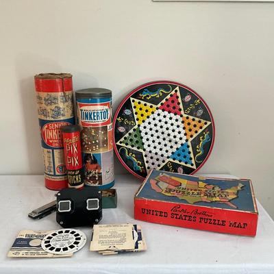 D986 Lot of Vintage Toys