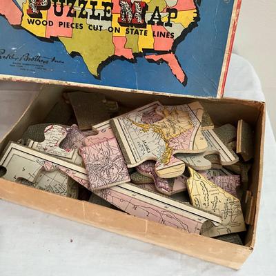 D986 Lot of Vintage Toys
