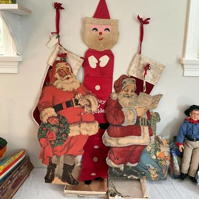 D990 Vintage 1945 Christmas Stockings and Decor