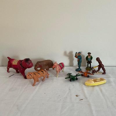 D991 Lot of Vintage and Antique Lead and Celluloid Figures