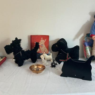 D993 Antique Steiff Scotty Dog with Various Scotty Collectibles
