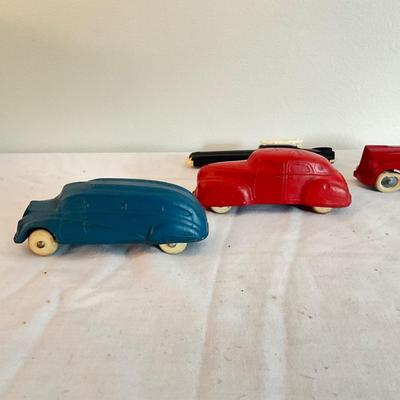 D995 Lot of Vintage Tootsie, Sun Rubber Co. Toy Cars
