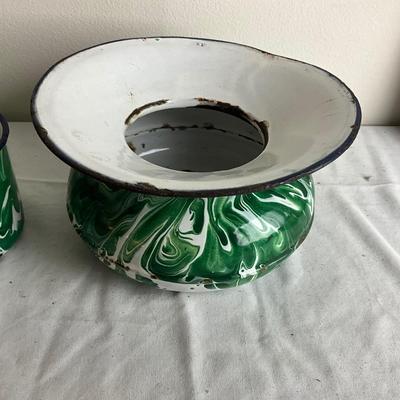 D997 Three Piece Set of Apple Green & White Graniteware
