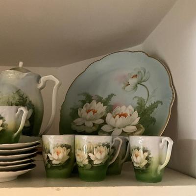 D1007 Large Lot of Antique Water Lillies China Set
