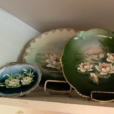 D1007 Large Lot of Antique Water Lillies China Set