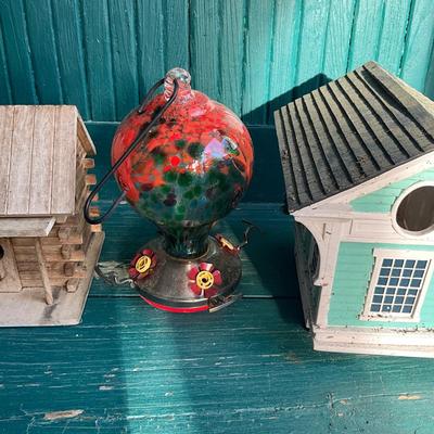 P1013 Lot of 5 Bird feeders