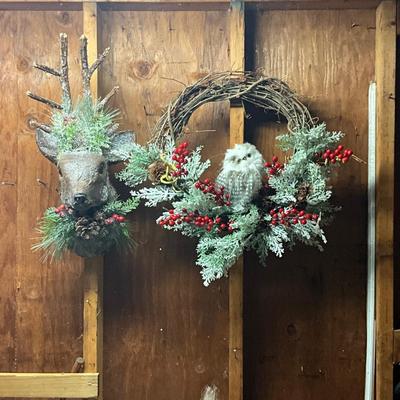G1054 Reindeer Wall Decor and Owl Wreath