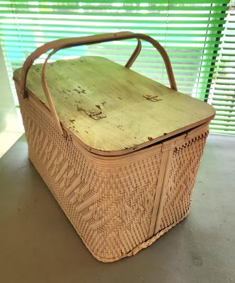 Lot #189 Vintage Picnic Basket