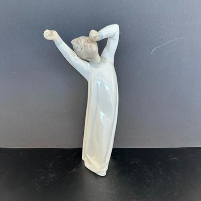 Lladro figurine 4870 "Little Awakening."