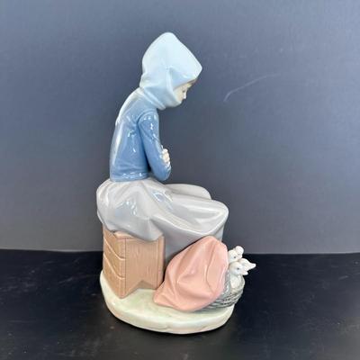Lladro figurine 1267 "Girl with Ducks" or "Duck Seller"
