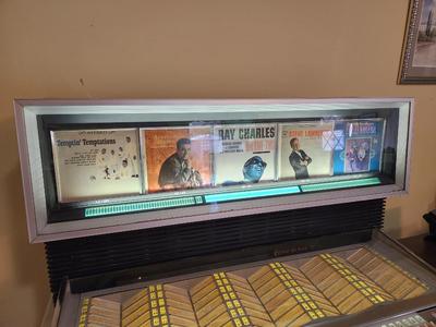 Lot #197 Vintage (1960) Seeburg SS160 Jukebox - Works!