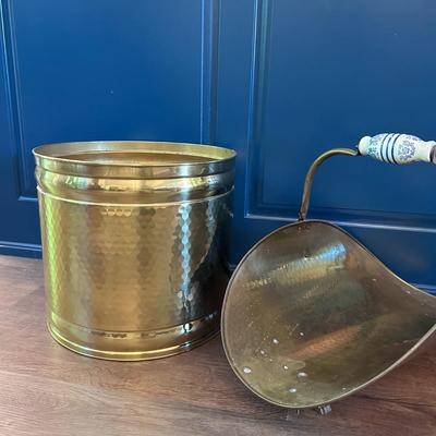 Planter, pot, bucket, coal scuttle, with ceramic handles