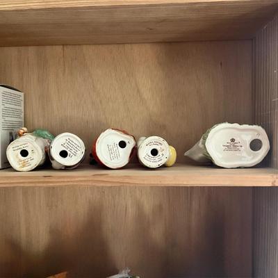 UBA1255 Lot of 5 Vintage Beatrix Potter Beswick and Royal Albert Bunny Figurines